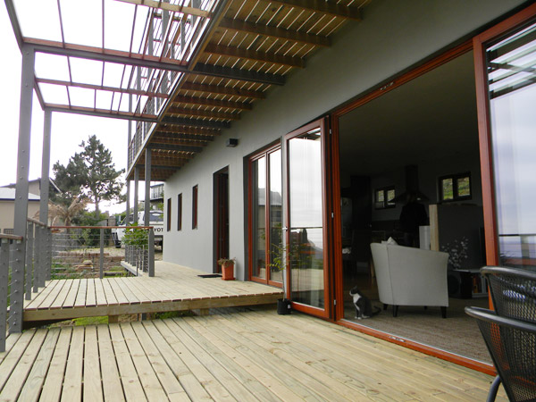 hemp-house-balcony
