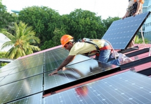 maldives president goes solar