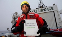 Kumi Naidoo and other Greenpeace activists attacked in Arctic