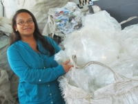 Woman in waste shows us how