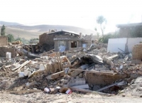 Iran plans more nuclear reactors as tremors strike